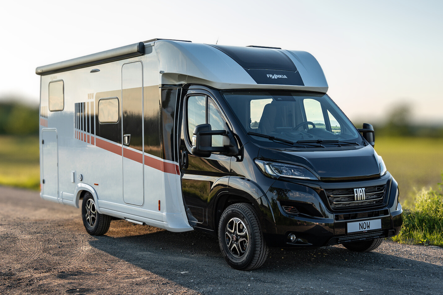 Frankia Now poolintegreeritud matkasuvila Frankia Now poolintegreeritud matkasuvila