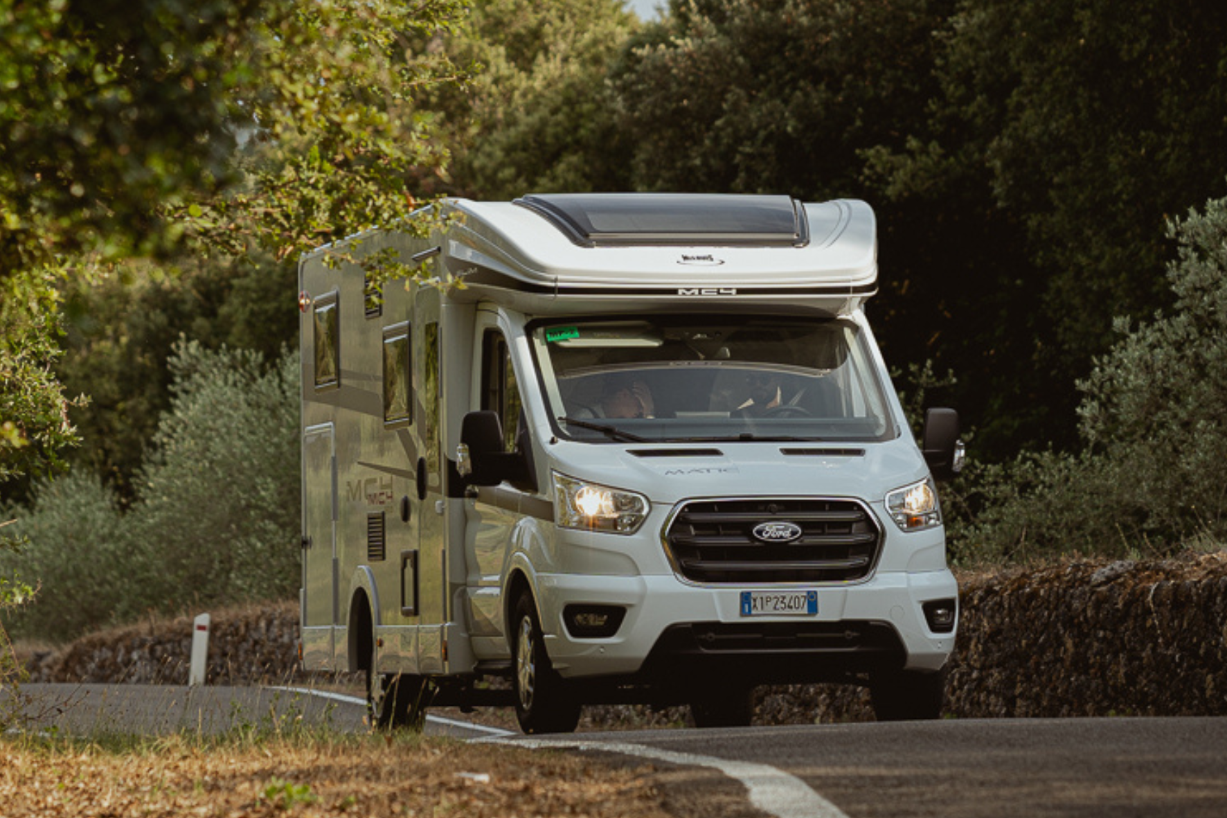 10 McLouis mc4 300 Slim poolintegreeritud matkabuss