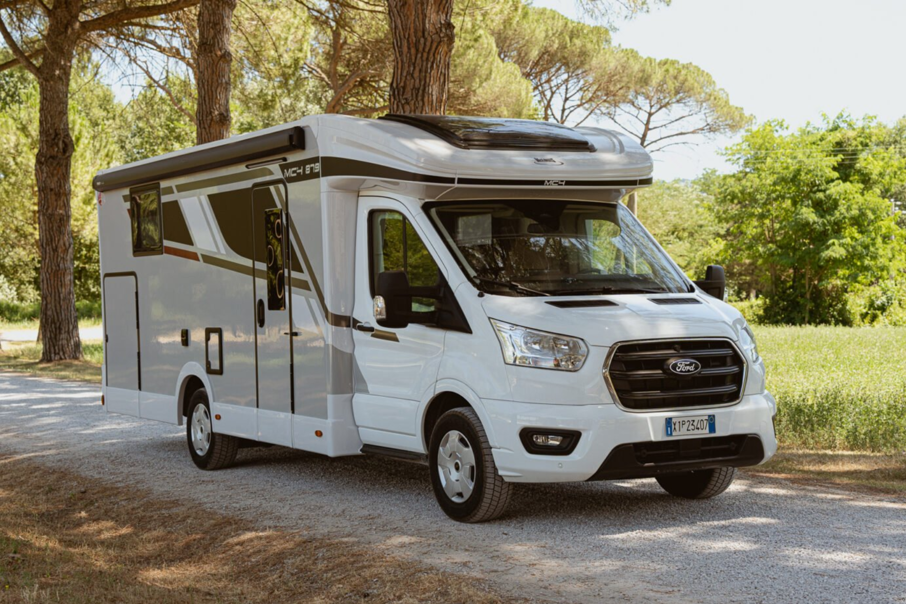 13 McLouis MC4 seeria matkaauto