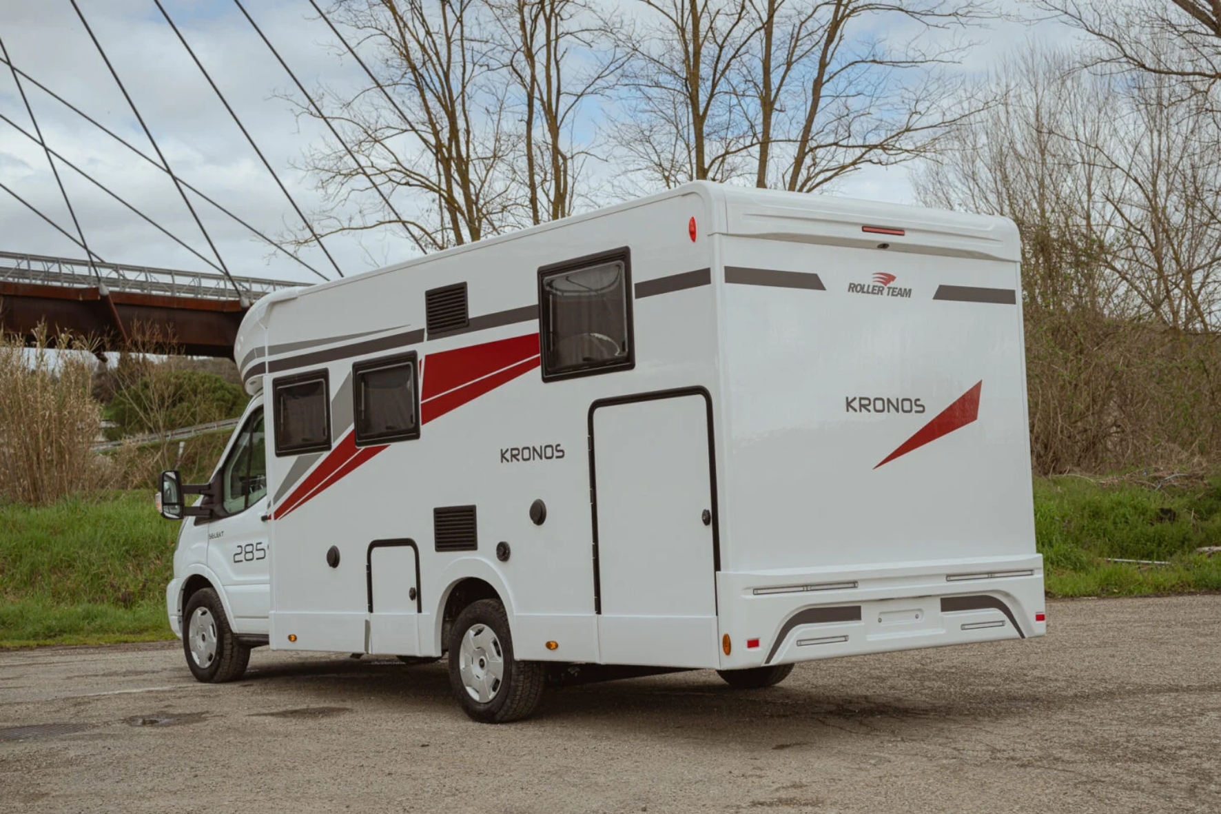 Roller Team Kronos poolintegreeritud matkasuvila Roller Team Kronos poolintegreeritud matkasuvila