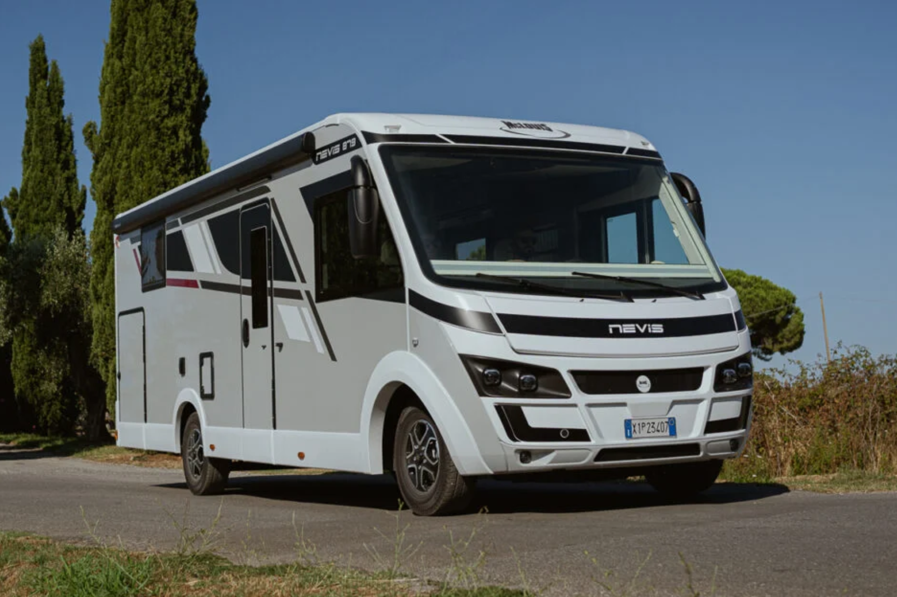 18 McLouis MC4 seeria matkaauto