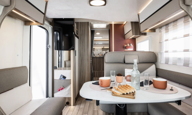 Roller Team Kronos ja Zefiro matkaauto seest