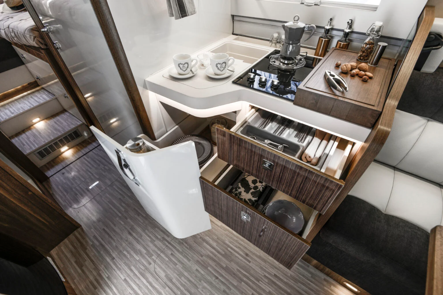 MOBILVETTA premium-klassi matkaautod interjöör MOBILVETTA premium-klassi matkaautod interjöör