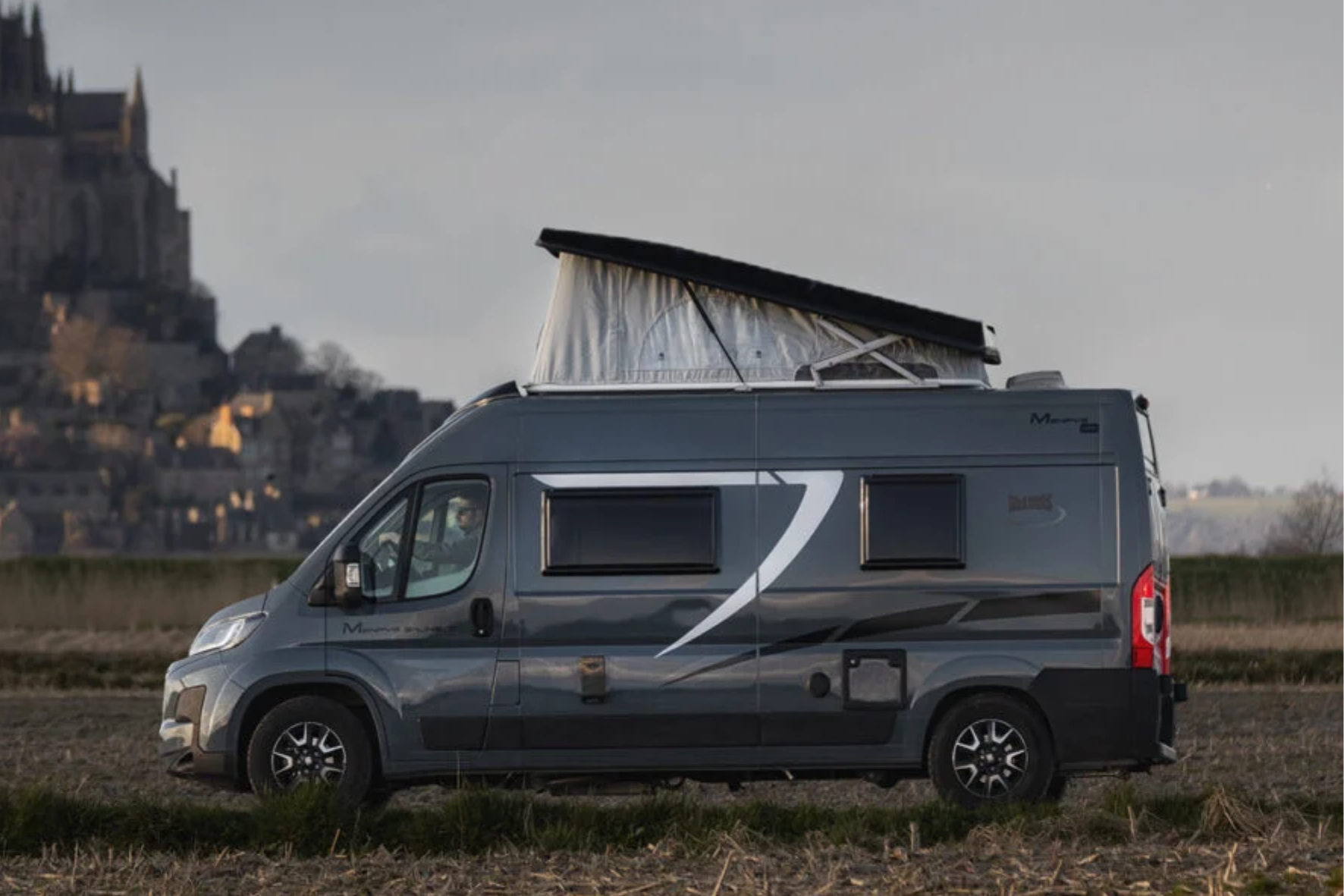 McLouis (1) McLouis Menfys 7 LifeStyle VAN matkabuss