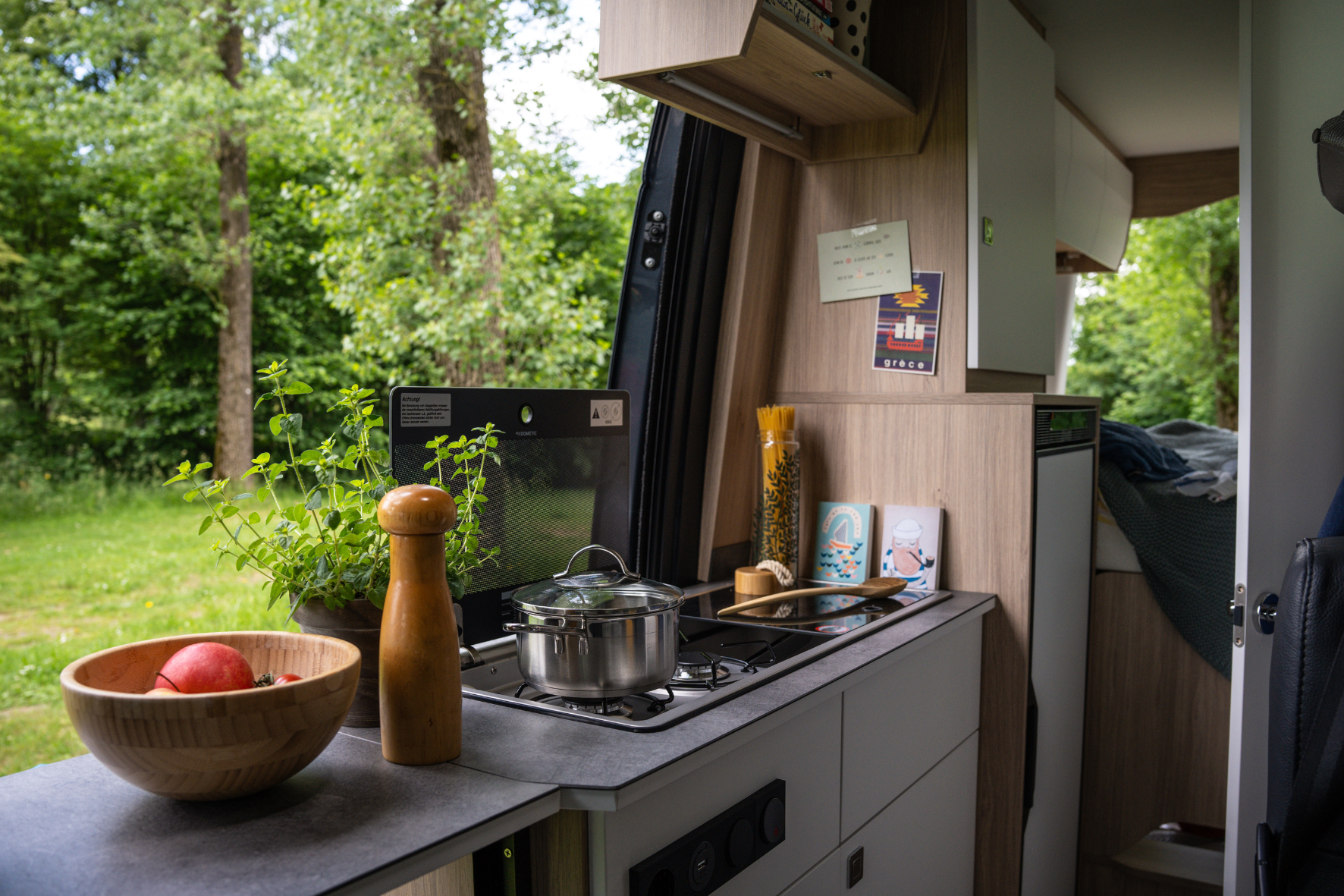 Yucon VAN matkaauto interjöör Yucon VAN matkaauto interjöör